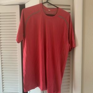 Large men’s lulu mental vent tech shirt